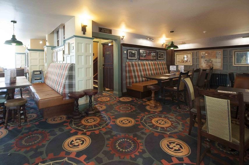 The Crown Hotel Wetherspoon Biggleswade Zewnętrze zdjęcie