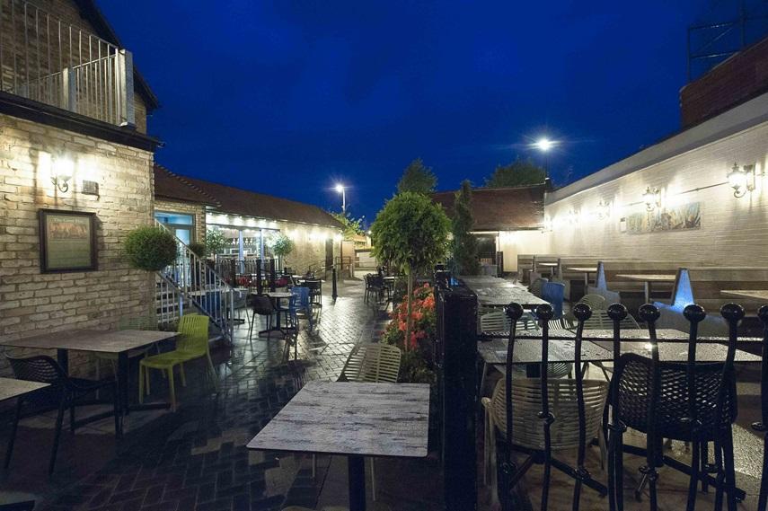 The Crown Hotel Wetherspoon Biggleswade Zewnętrze zdjęcie